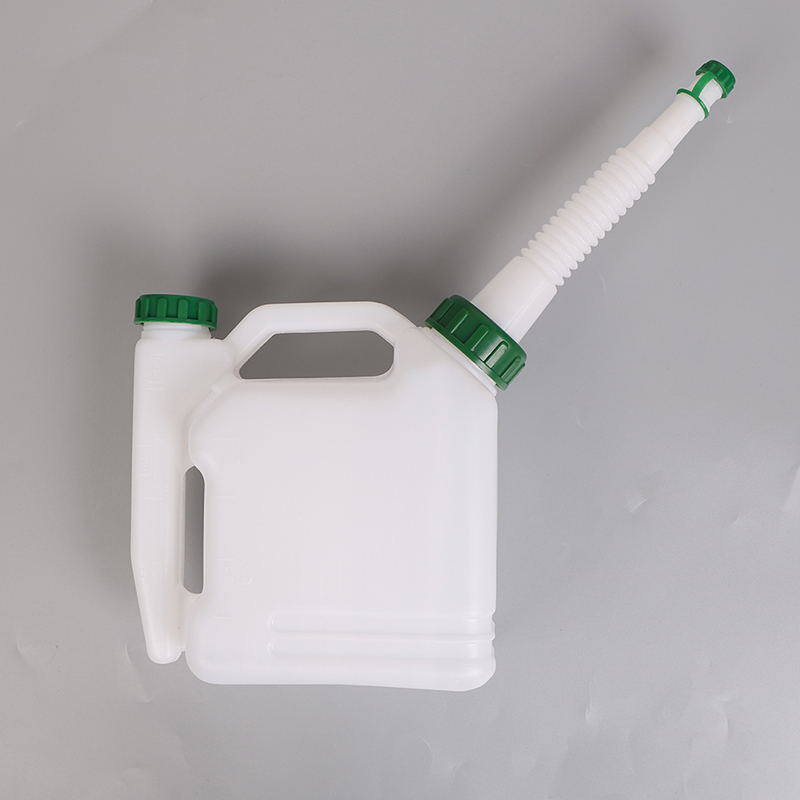 新しいセール 1PC チェーンソー 1.5L 25:1/50 - Gardening Tools For Sale のレビューと価格